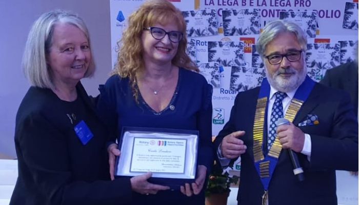 Rotary: premiazione della Dott.ssa Lendaro per il suo operato nel distretto 2080