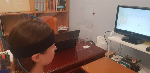 Tramite un'analisi non invasiva di 5 minuti con il dispositivo HEG, con un sensore posto sulla fronte, si misura l'ossigenazione cerebrale a riposo e sotto stress per valutare tutte le funzioni della corteccia cerebrale prefrontale nei processi cognitivi ed emozionali.