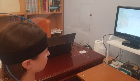 Tramite un'analisi non invasiva di 5 minuti con il dispositivo HEG, con un sensore posto sulla fronte, si misura l'ossigenazione cerebrale a riposo e sotto stress per valutare tutte le funzioni della corteccia cerebrale prefrontale nei processi cognitivi ed emozionali.